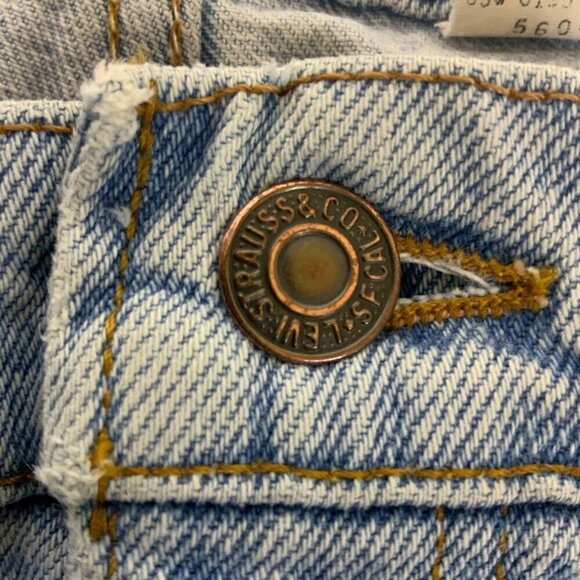 Vintage Levis 560 Loose Fit Tapered Jeans Mens Sz 38x32 Light Wash Denim HEMMED - Picture 7 of 9